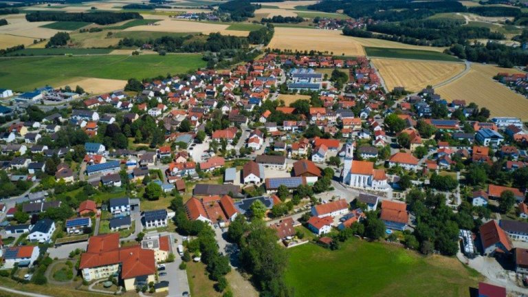 Grossansicht in neuem Fenster: Luftbildaufnahmen Zolling - Zolling (6/6) Grossansicht in neuem Fenster: Luftbildaufnahmen Zolling - Zolling (6/6)